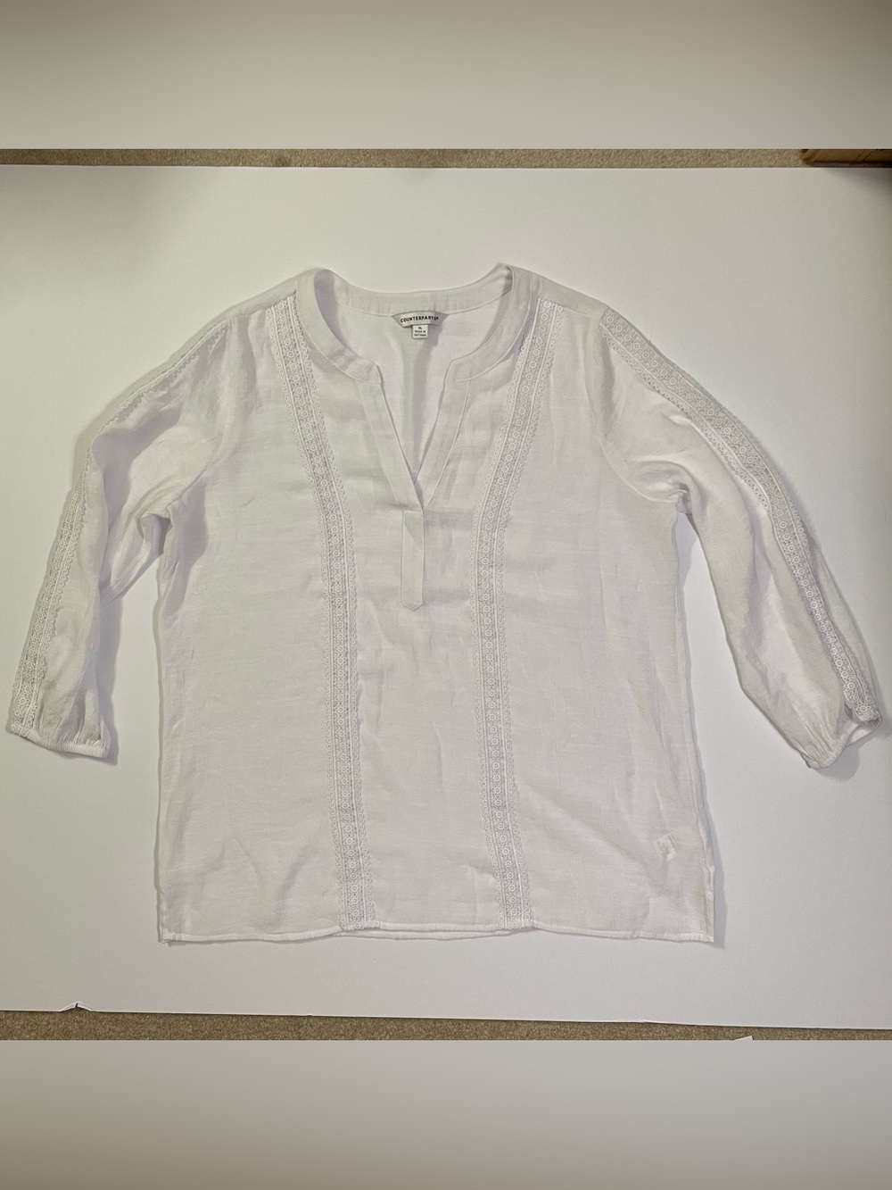 White Flowy 3/4 Long Sleeve with Sheer Sleeves Lace Trim size XL